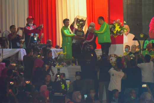 Eri Cahyadi Beri Bonus Peraih Medali Emas Porprov Jatim - GenPI.co JATIM