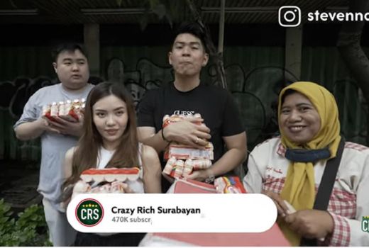 Crazy Rich Surabayans Beraksi, Satu Box Yakult Langsung Ludes - GenPI.co JATIM