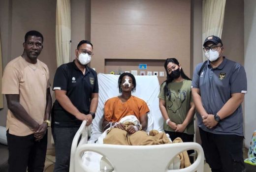 Operasi Ronaldo Kwateh Berjalan Lancar, Ketum PSSI Titip Pesan - GenPI.co JATIM