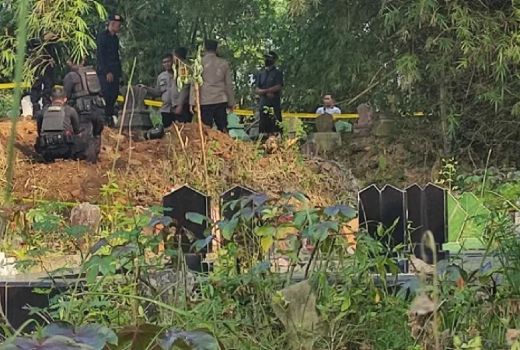 Gali untuk Kuburan, Warga di TPU Gunung Cilik Trenggalek Terkejut - GenPI.co JATIM
