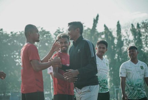 Aji Santoso Beberkan Kronologi Zaenuri Mundur dari Persebaya - GenPI.co JATIM