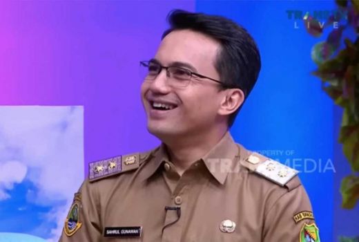 Sahrul Gunawan Ajak Ayu Ting Ting Mampir ke Rumah Dinas, Salting! - GenPI.co JATIM