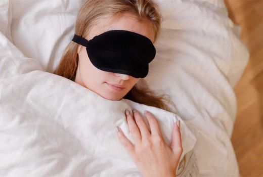 Ubah 3 Kebiasaan ini Sebelum Tidur, Bisa Merusak Kulit - GenPI.co JATIM