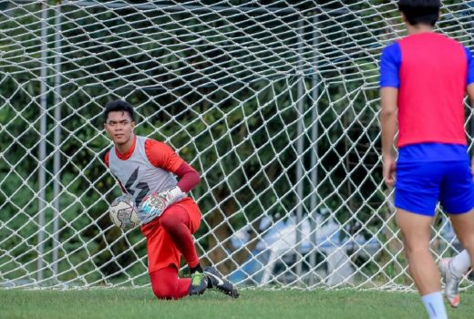 Curhat Kiper Arema FC Usai Timnya Kalah dari PSM Makassar - GenPI.co JATIM
