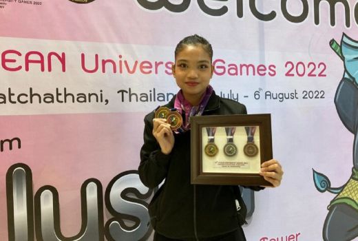 Cantik dan Berprestasi, Bidadari Unair Bikin Sulit Berpaling - GenPI.co JATIM