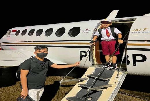 Potret Farel Prayoga, Naik Jet Pribadi Berangkat Sekolah - GenPI.co JATIM