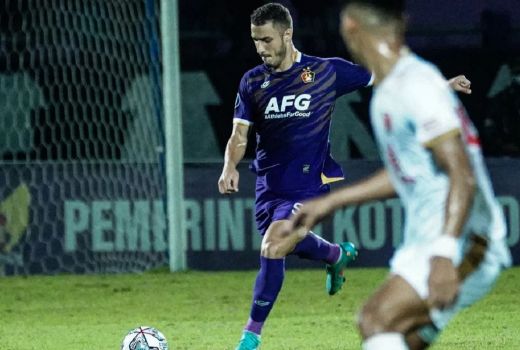 Imbang, Laga Persik vs PSM Makassar Diwarnai 5 Kartu Kuning dan 2 Merah - GenPI.co JATIM