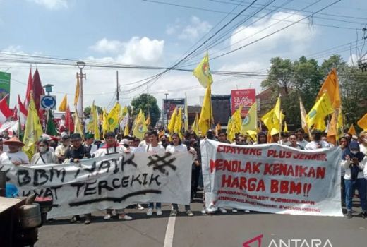 Demo Tolak Kenaikan Harga BBM juga Berlangsung di Jember - GenPI.co JATIM