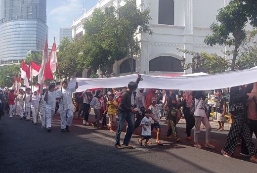 Momen Haru Drama Perobekan Bendera di CFD Surabaya, Bikin Air Mata Meleleh - GenPI.co JATIM