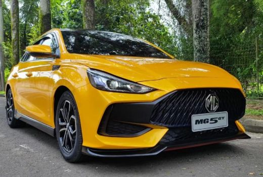 Inilah Mobil Sedan Favorit di GIIAS Surabaya 2022 - GenPI.co JATIM