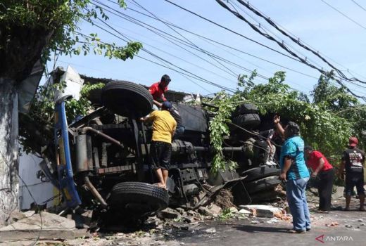 Fakta-Fakta Kecelakaan Maut Truk BBM di Banyuwangi, 4 Korban Meninggal - GenPI.co JATIM