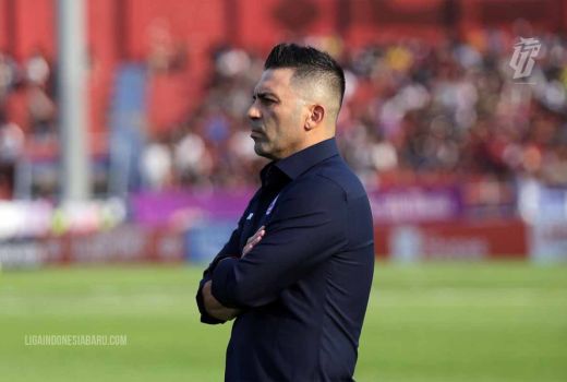 Manajemen Arema FC Belum Putuskan Pengganti Javier Roca - GenPI.co JATIM