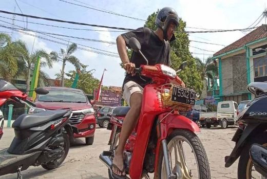 Profil Kurniawan Kartika Ajie, Kiper Persik Kediri yang Hobi Otomotif - GenPI.co JATIM