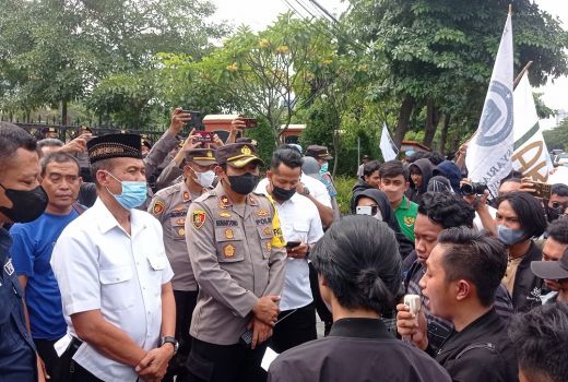 Mahasiswa UINSA: Usut Tuntas Tragedi Kanjuruhan atau Kapolda Turun - GenPI.co JATIM
