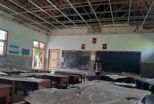 Hujan Deras, 3 Sekolah di Jember Rusak Parah, Dispendik Turun Tangan - GenPI.co JATIM