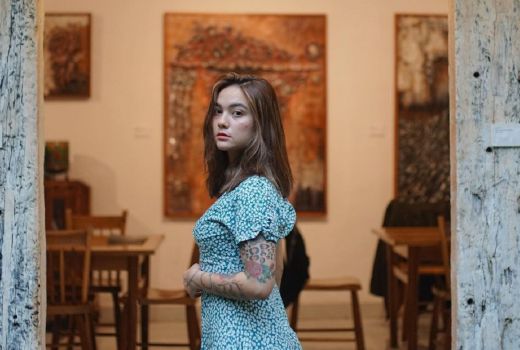 Fasih Berbahasa Jawa, Bidadari Cantik ini Bikin Meleleh - GenPI.co JATIM