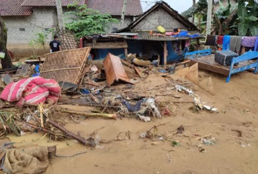 Kampung Nelayan Prigi Trenggalek Porak-poranda Diterjang Banjir Bandang - GenPI.co JATIM