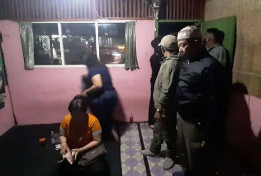 Duh, Warung Remang-Remang di Probolinggo Sediakan Miras dan Purel - GenPI.co JATIM