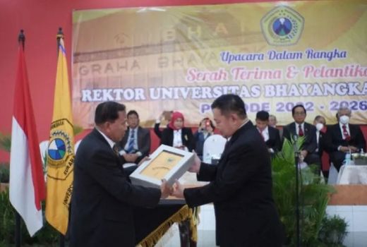 Irjen Pol (Purn) Anton Setiadji jadi Rektor Ubhara Surabaya, ini Profilnya - GenPI.co JATIM