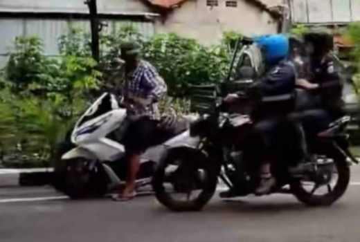 Viral! Pria di Surabaya Nekat Mencuri Kabel PT KAI, Aksinya Digagalkan Warga - GenPI.co JATIM