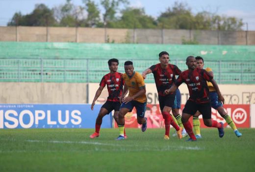 Tahan Imbang 3-3 Persis Solo, Gresik United Sebut Masih Banyak Evaluasi - GenPI.co JATIM