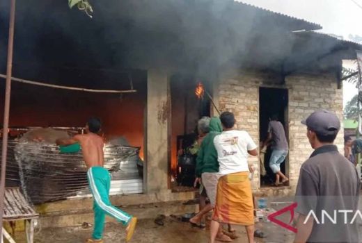 Kronologi Kebakaran Toko di Pamekasan, 3 Korban Selamat - GenPI.co JATIM