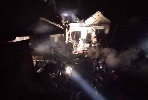 10 Rumah Surabaya Kebakaran, Eri Cahyadi Beberkan Fakta Mengejutkan - GenPI.co JATIM