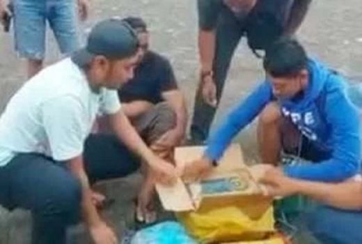 Polisi Mengamankan Ribuan Detonator Bom Ikan di Pelabuhan Situbondo - GenPI.co JATIM