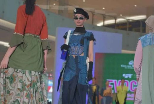 Surabaya Fashion Trend, Tampilkan 200 Busana Bertema Retro - GenPI.co JATIM