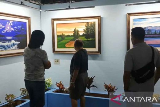 17 Lukisan SBY Dipamerkan di Pasar Seni Lukis, Jadi Lokasi Selfie Pengunjung - GenPI.co JATIM