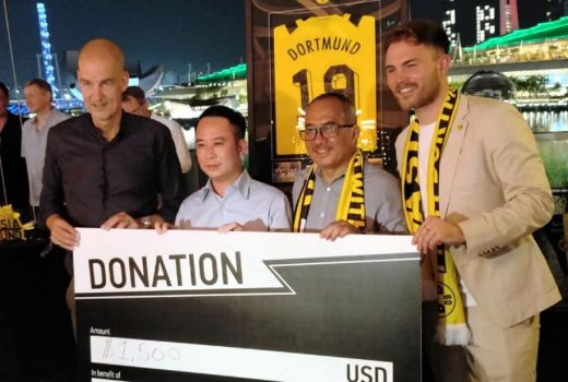 Borussia Dortmund Lelang Jersey untuk Tragedi Kanjuruhan, Laku Rp 23 Juta - GenPI.co JATIM
