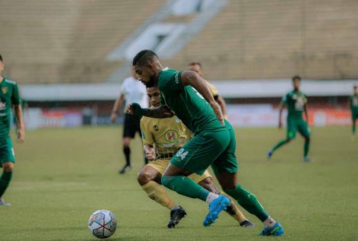 Fakta Pertandingan Persebaya Surabaya vs Barito Putera 3-2, Leo Lelis Cetak Brace - GenPI.co JATIM