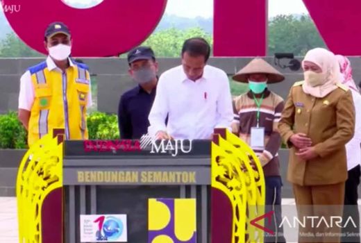 Presiden Jokowi Resmikan Bendungan Semantok, Sanggup Mengairi 1.900 Hektare Sawah - GenPI.co JATIM
