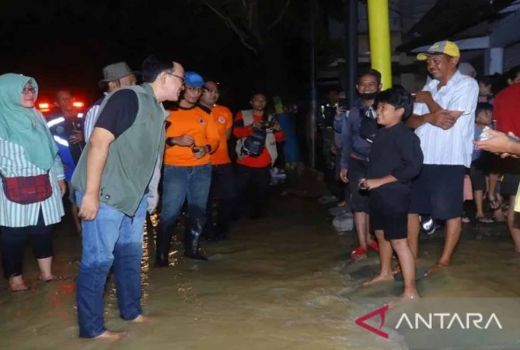 Pamekasan Banjir, Puluhan Warga Mengungsi, Bupati: Sabar - GenPI.co JATIM