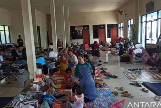Cuaca Buruk, 170 Orang Penumpang Kapal Terjebak di Pelabuhan Sumenep - GenPI.co JATIM