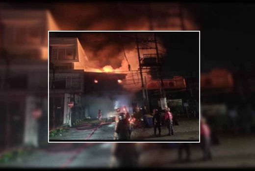 Gudang Swalayan 2 Lantai di Surabaya Hangus Terbakar, 15 Damkar Dikerahkan - GenPI.co JATIM