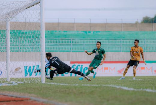 Takluk, Pelatih Bhayangkara FC Puji Permainan Persebaya - GenPI.co JATIM