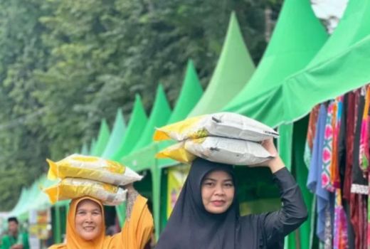 16 Ton Beras Murah Ludes di Acara Harlah 1 Abad NU, Laris Manis Diborong Jemaah - GenPI.co JATIM