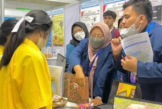 Keren, Cak! Brem Kulit Durian Lambungkan Nama Unair di Thailand - GenPI.co JATIM