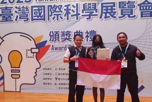 Inovasi Ekstrak Kelor Antar Siswi SMAN 5 Surabaya Juara Sains di Taiwan - GenPI.co JATIM
