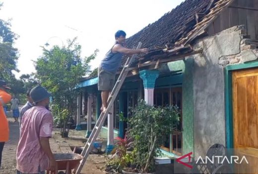 Ratusan Rumah di Madiun Porak-poranda Diterjang Puting Beliung - GenPI.co JATIM