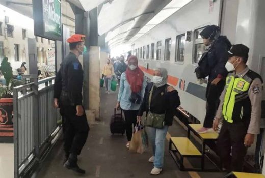 Tiket Kereta Api Lebaran Sudah Dipesan 67 Persen, Borong Sebelum Kehabisan - GenPI.co JATIM
