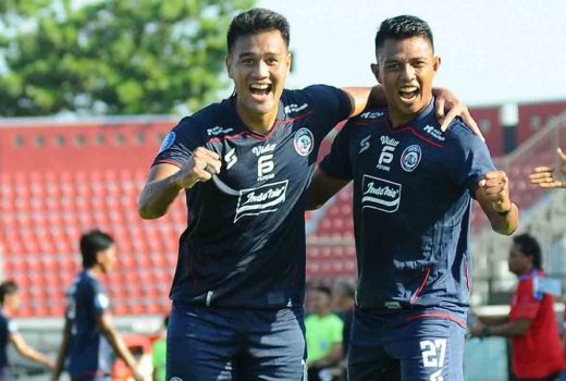 Raih Kemenangan Perdana, Pelatih Arema FC Fernando Valente Berusaha Tampil Konsisten - GenPI.co JATIM
