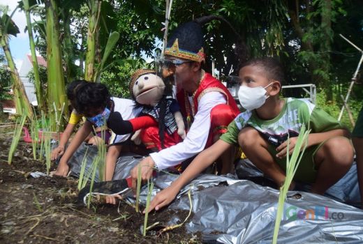 Petruk Berkelana ke Surabaya Dekati Anak-anak, Tujuannya Mulia - GenPI.co JATIM