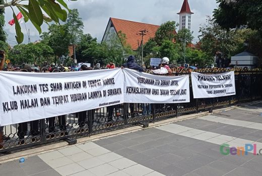 Ratusan Warga Madura Geruduk Balai Kota Surabaya - GenPI.co JATIM