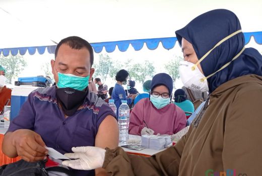 Wali Kota Eri Masifkan Vaksin, Kejar Kekebalan Kelompok - GenPI.co JATIM
