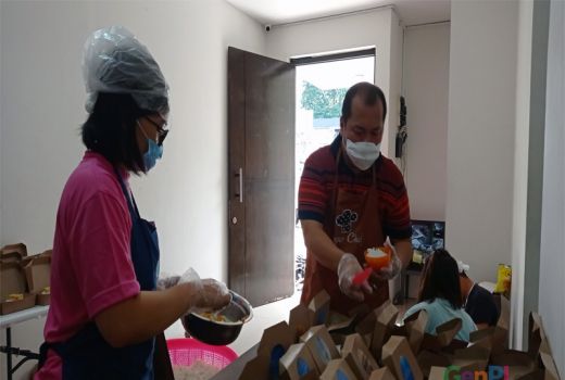 Menu Dapur Surabaya Variatif, Siap Penuhi Kebutuhan Warga Isoman - GenPI.co JATIM