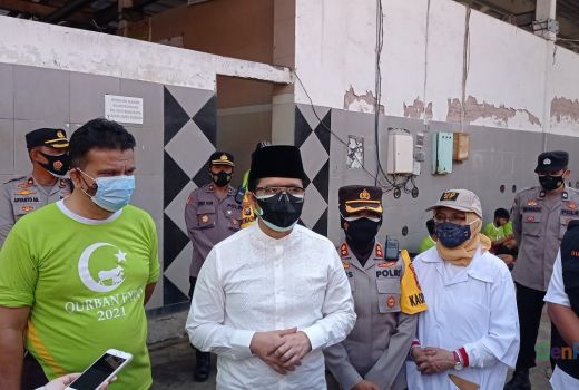 Emil Dardak Terpukau Penanganan Hewan Kurban di RPH Pegirian - GenPI.co JATIM