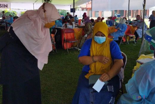 Catatan Penting Wakil Ketua DPRD Surabaya Vaksinasi Hari Ini - GenPI.co JATIM