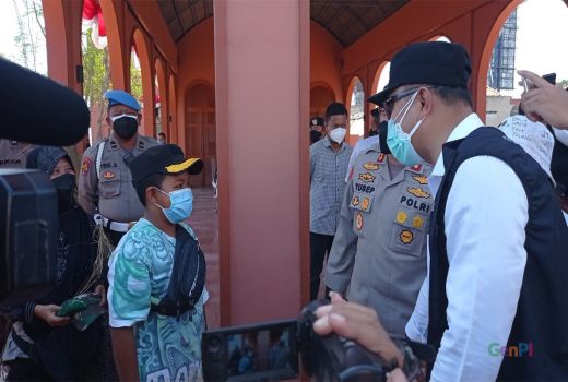 Wali Kota Eri Borong Donat Rangga - GenPI.co JATIM